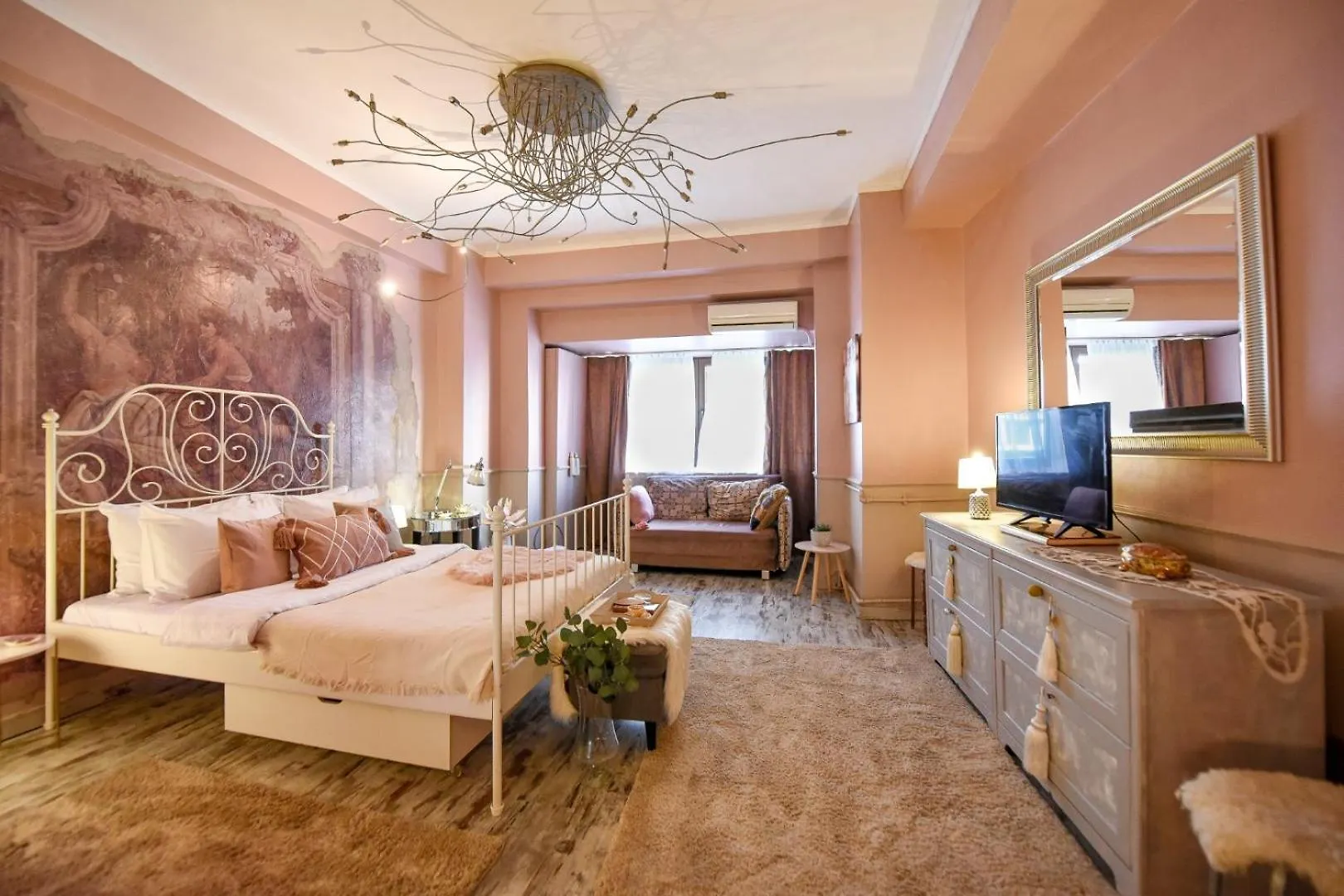 Magic Studio - A Central Fairytale Experience Bucureşti 0*,